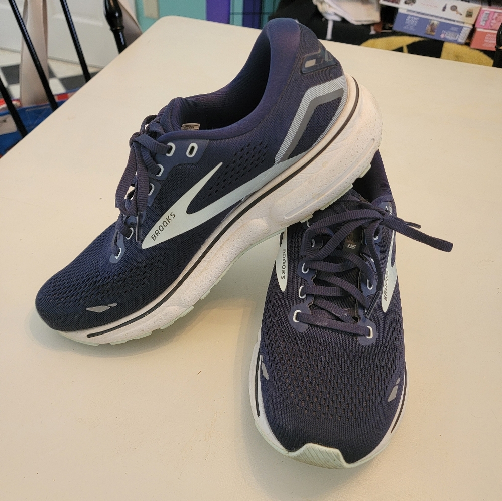 Brooks "Ghost" Running Shoes - Picture 8 of 11